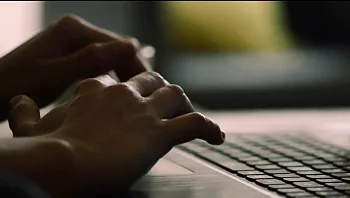 סחיטה מינית ברשת: מהודעה תמימה - לעוקץ של כ-50 אלף ש"ח