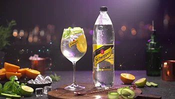 קוקטייל ג'ין טוניק מרענן