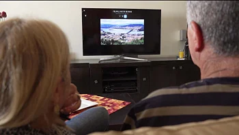 על חשבון הילדים: הפנסיונרים שנהנים מהחיים ובעיקר מבזבזים כסף