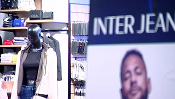 קניות מהעתיד: נמדוד איך הרהיט יושב בסלון ונדמה את גוון האיפור