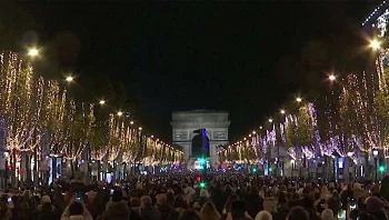 בצל המלחמה ומשבר האנרגיה: ההכנות לחג המולד באירופה בעיצומן