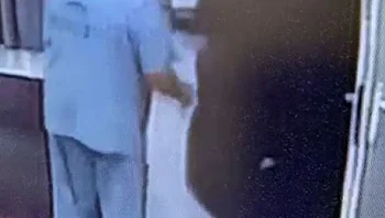 צעיר חשוד שתקף רופא: "הרגשתי שהוא ניסה לרצוח אותי" | תיעוד