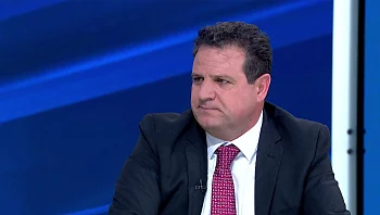 אחרי הביקורת של רביב דרוקר: איימן עודה עולה להתקפה