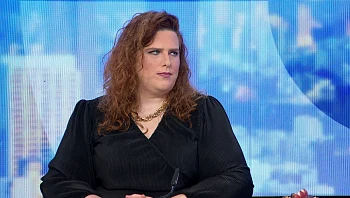 25 שנים לאחר שנפגעה על ידי מכר משפחה - התעמתה עם התוקף