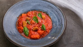 פאפא אל פומודורו, שננו את השם: מרק טוסקני שהוא ארוחה שלמה