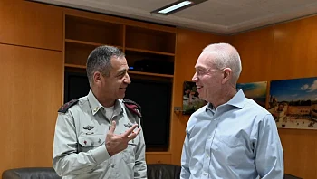 שר ביטחון חדש נכנס לקריה: האתגרים הבוערים של גלנט