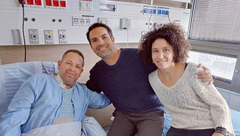 גיסה ואביה המאמץ של בתה של מיכל סלה ז"ל תרם כליה, ונתקל בשמלתה בבית החולים