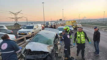 גנבו רכב ונסעו נגד הכיוון: 2 פצועים קשה בתאונה בשרון