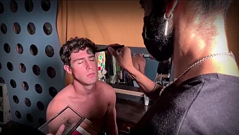 על הכוונת: הסוכן שהבטיח קריירה בעולם הבידור ונעלם עם הכסף