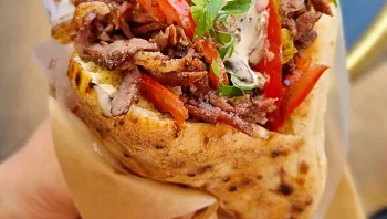 איזו פיתה תנצח בקרב? תחרות הבישול של כוכבי אוכל הרחוב יוצאת לדרך