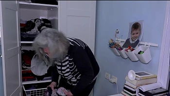 בשיא הסערה: אישה בת 80 נזרקה לרחוב