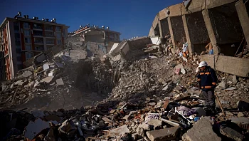 למעלה מ-20 אלף הרוגים בטורקיה ובסוריה: "האחראים להרס ישלמו"