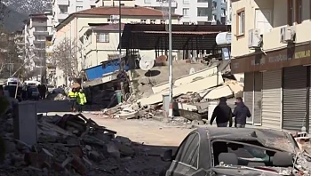 הגופות נערמות, התקווה הפכה לייאוש: בתוך "עיירת המוות"