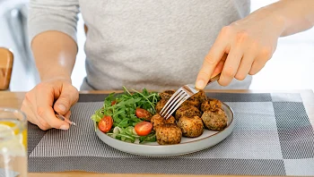 עושים סדר בצלחת: עד כמה תחליפי הבשר בריאים ביחס לבשר?