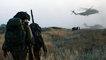 מפקדי עבר בצנחנים: "המהפכה המשפטית קורעת את החברה"