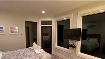 הצעירות שהותקפו באילת מגיבות: "המלון אשם בדיוק כמו שניהם"