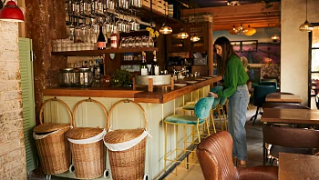 לוקיישן לוהט, מחירים מפתיעים: הבר החדש שכולם מנסים להיות בו