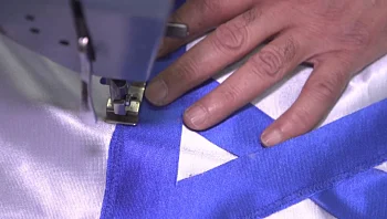 המחאה - והעלייה בביקוש לדגלים: "יותר עבודה מיום העצמאות"