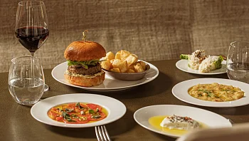 המסעדה היוקרתית עם הצ'יפס הטוב בעיר נפתחת לעסקיות צהריים