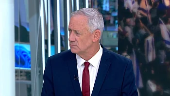 גנץ: "לא אכנס לממשלה. אוודא שההידברות היא לא תעלול של רה"מ"