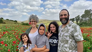 הזוגות המעורבים, חילונים ודתיים, שמראים שאפשר להסתדר למרות השוני