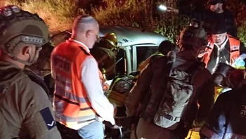 הרוגה ושלושה פצועים, בהם בת 22 במצב קשה, בתאונה בדרום