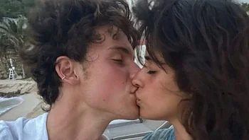 קאמבק מרגש? קמילה קביו ושון מנדס נצפו מתנשקים