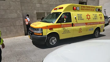 טרגדיה באשדוד: אישה נהרגה לאחר שנמחצה בין רכב לקיר