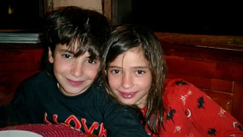 "אני קמה כל בוקר עם סכין בלב של געגוע ואובדן של החוסר של אחי"