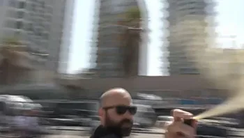 תקיפת צוות חדשות 13 בת"א: כתב אישום הוגש נגד תושב העיר