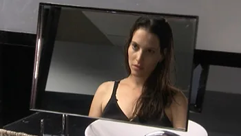 המקום, עונה 1, פרק 1: "כמה אתם?"