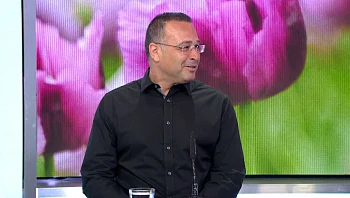 "שפת הסימנים היא שפת האם שלי": המתורגמן שגדל עם הורים ואחרים חירשים