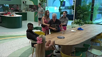 "את צועקת עלי ואני יכולה להיות אמא שלך"