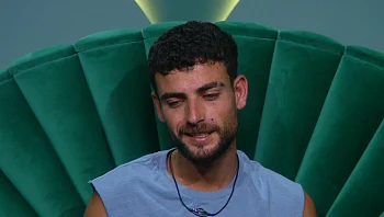 "המבט שלה בעיניים הוא הדבר שהכי מושך אותי": שניר חושף את רגשותיו