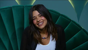 "כיף וטוב לי איתו": שי מסמיקה בחדר האח הגדול