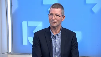 מאחורי דלתות חדר הניתוח של המחלקה האורתופדית עם פרופ' מיכאל דרקסלר: ד"ר אורי פרקש