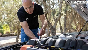 הגניקולוג שבגיל 57 החליט לבנות לעצמו מכונית מרוצים משוכללת