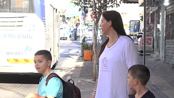 "שעה ורבע נסיעה במקום 15 דקות": האם ניתן להסתדר בלי רכב פרטי?