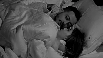 הערב: הנשיקה שכולם מדברים עליה