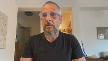 במהלך המחאה בקפלן, פרש פגע בראשו של אמיר והוא פונה לבית החולים
