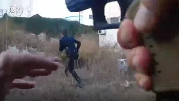 תיעוד: שוטרים תפסו חשוד בירי בטמרה כשעליו שני נשקים