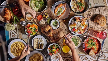 ארוחות בוקר, גינת יין וסדנאות יוגה: הגלגול החדש של מקום בלב