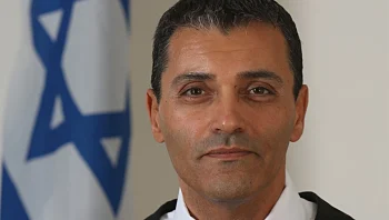 השופט מנחם מזרחי, שביקר את חקירת "קטרגייט", קודם למחוזי