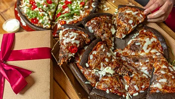 הסיפור האמיתי מאחורי הפיצה המחתרתית שכולם מדברים עליה