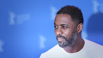 השחקן ניסה להציל בחורה מאויימת - והותקף: "כמעט איבדתי את חיי"