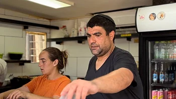 הקרב על הביצה: יוסי חביתה מנתניה טוען שהוא לחם חביתה המקורי