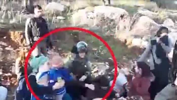 השוטרת שריססה גז פלפל על מפוני מאחז והודחה: "הייתי בסכנת חיים"