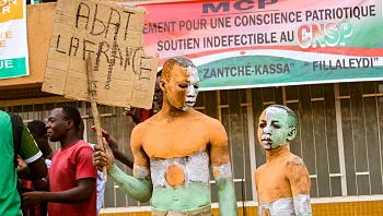 סבך שיקולים ואינטרסים: המצב בניז'ר יכול בקלות להתדרדר למלחמה