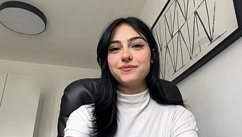 תחבורה ציבורית? נהג סירב להעלות צעירה לאוטובוס בטענה שהנסיעה היא לגברים בלבד