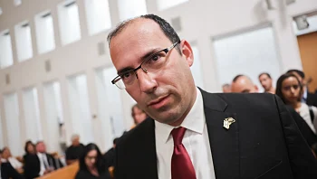 "רוטמן אמר שדם 1,400 הנרצחים על ידיה של נציגת הפרקליטות"